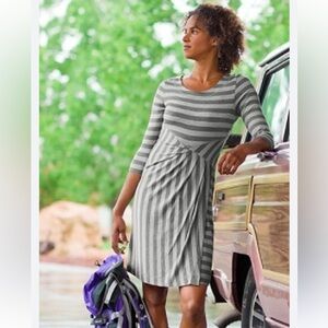 Stunning grey ruched scoop neck Athleta casual dress EUC